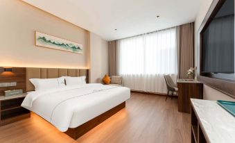 Minghu Yunduo Hotel (Daming Lake Chaoran Tower)