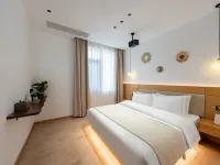 Yuehao Natural Courtyard View ins Beautiful Homestay (Wuyuan Baoyu Tower Branch) Hotels in Wuyuan