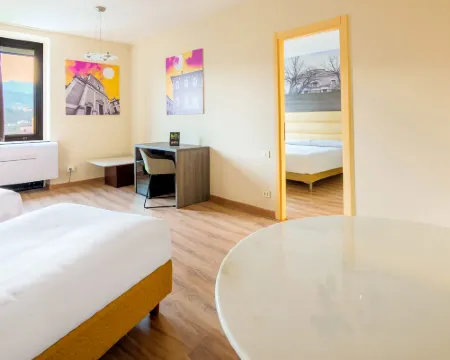 เบดแอนด์เบรกฟาสต์ โรงแรม ฟาบริอาโน จานัส โรงแรมในFabriano