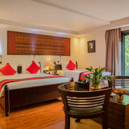 La Rose Suites