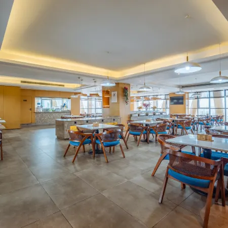 Qianna Hotel (Beihai high speed railway station store)