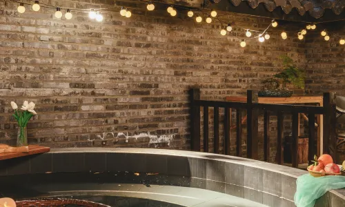 德門仁裡私湯民宿（成都金堂五鳳溪古鎮店）