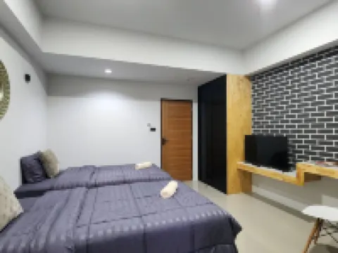 Irich residence (South Samrong) 6 Kms BTS-Pu Chao Hotels in Phra Pradaeng