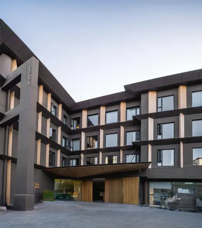 TheYardHotelShanghai Отели рядом с достопримечательностью «Nanfang Xiuxian Guangchang Taiwan Fengqing Street»