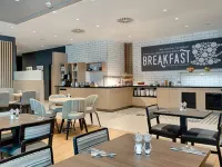 Premier Inn Frankfurt Westend Hotels near Messeturm