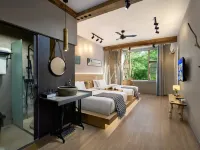Zen-Inspired Hot Spring Spa - Ten Directions and Three Courtyards Hotels in Emeishan City