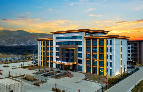 平措康桑酒店（隆子機場店）