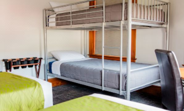 The Cambridge Hotel & Backpackers