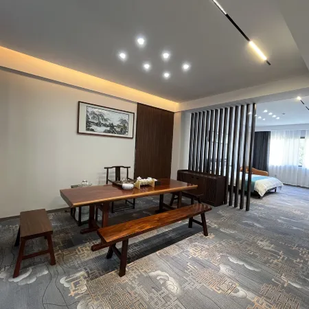 Qimen Dongjinghe B&B