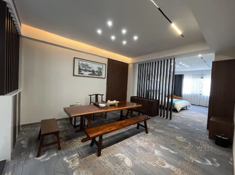 Qimen Dongjinghe B&B