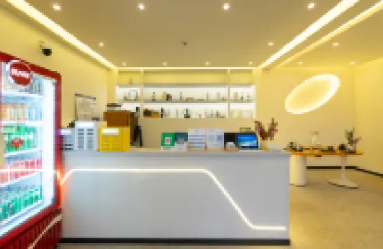 Qianxun Homestay (Riyue Bay)