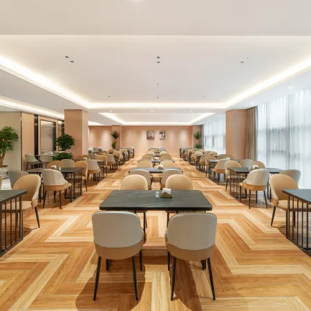 Vincher Cloud Nest Hotel