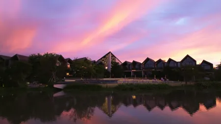 Deqing Shenghua Lakeside  SSAW Garden Hotel Отели рядом с достопримечательностью «Moganshan Senbo Resort Nature Park»