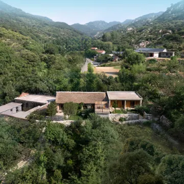 Yimeng Suji Caoshe (Mengshan Renjia Scenic Area)