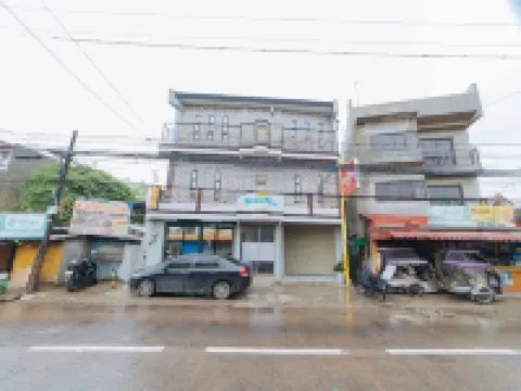 レッドドアーズ @ サン アントニオ ビナン ビニャンのホテル