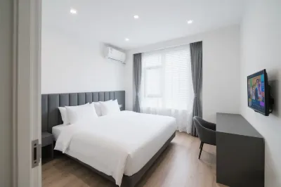 Qingmu Hotel (Huaian Lianshui City Square) Hotels near Yanhuang University
