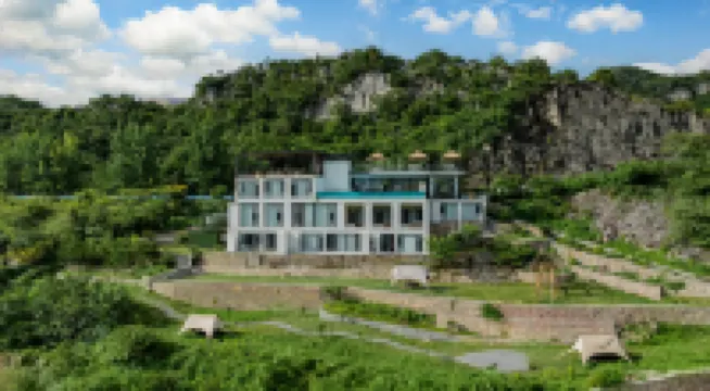 Yunxi Waterfall Viewing Cliffside Homestay, Guanling