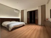 Liupanshui Chenxi Mountain House Chinese Inn (Shuicheng Ancient Town)