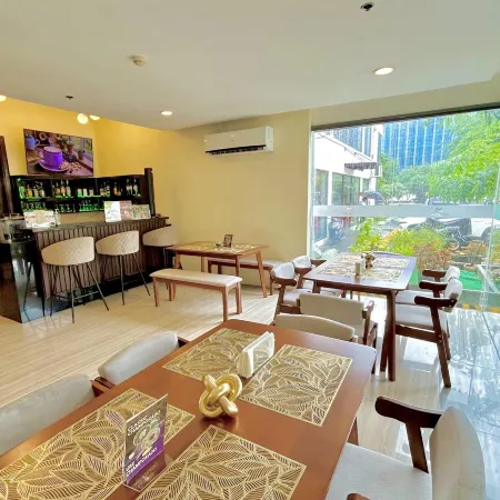 88 Courtyard Hotel