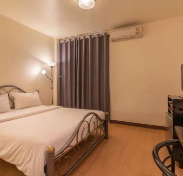 ห้องซูพีเรียร์ เตียงใหญ่ 1 เตียง