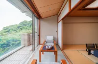 ARyokan Kingetsu Atami Sanso Shuttle service - balcony