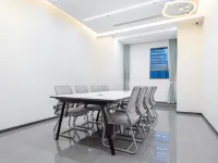 Yizhi Ningmeng Boutique Hotel (Wansongyuan Food Street Qushuilou Subway Station) Hotels near Jianghan District
