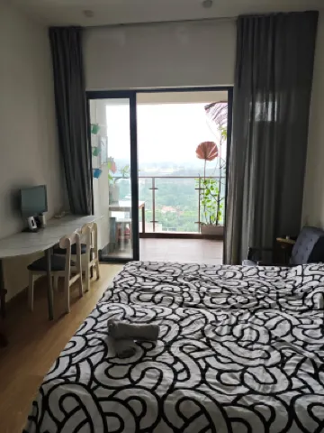 City Center, beach, dining and shopping, WIFI, 3 bedroom and 3 bathrooms