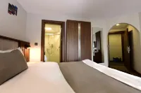 ホテル オンジュ ファティ モスク周辺のホテル