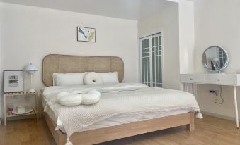 Dunfan Loft Audio-Visual Homestay (Nanping Pedestrian Street)