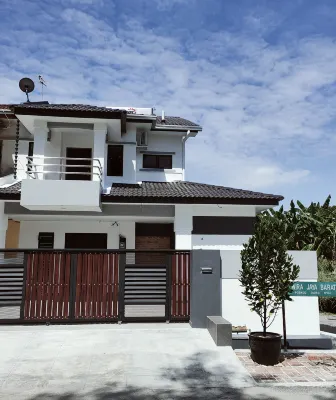 Just Austin Guesthouse Hotels near Geology Museum