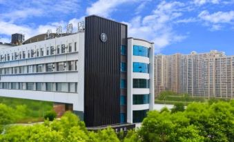 JI Hotel (Tengzhou Municipal Government Wuyue Plaza)