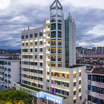 盛和酒店（安福武功山大道國光購物中心店） 鄰近安福豪德國際商貿城的酒店