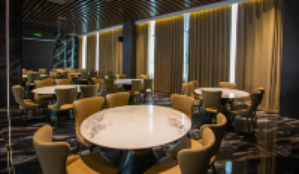 Urba Hotel (Dushanzi Duku Highway Branch)