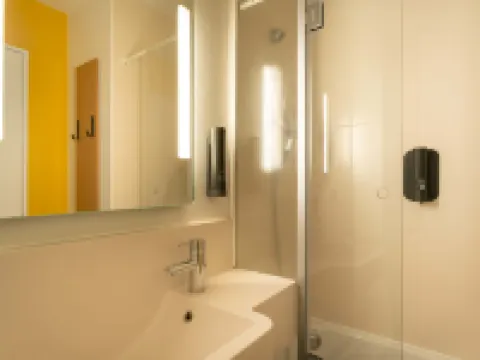 B&Bホテル ヴァンヌ東 ゴルフ・デュ・モルビハン バンヌのホテル