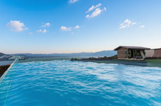 Dali  Hillside Sea View Resort