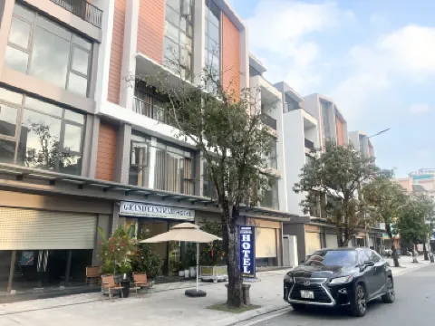 Grand Central Hotel- Vinhomes Ocean Park 3 酒店