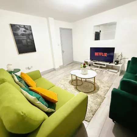 Exclusive 2 bedroom House in the Heart of Reading!