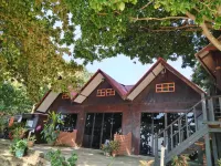Melina Beach Resort