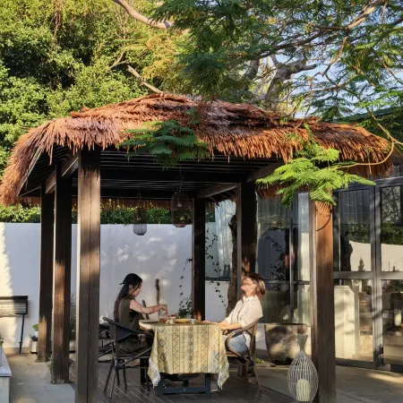 Lan Hua Li Courtyard Hotel -  Xiamen University & Nan Pu Tuo Temple Отели рядом с достопримечательностью «Храм Нанпутуо»