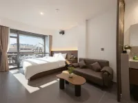 Cui Cui Lou River View Homestay (Phoenix Ancient Town Hongqiao Branch)