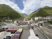 Heishui Xibojina Homestay - vue sur la montagne