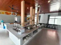 NAMKHAN SCENIC HOTEL バンパノム周辺のホテル