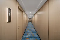 Xincheng Hotel (Urumqi Nanhu Square Subway Station)