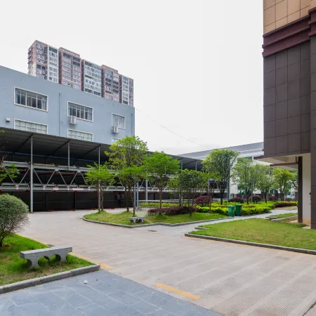 Guijinghua Hotel (Guilin High-Speed Railway North Station)