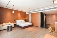 Baolige Hotel (Sayram Lake)