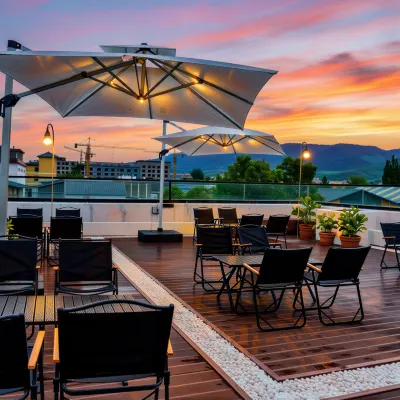 Zhixia Homestay (Nalati Tourist Scenic Area) Hotels near Tianjietai Stone Platform