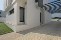 Modern Villa with Private Pool & Outdoor Dining - Vila