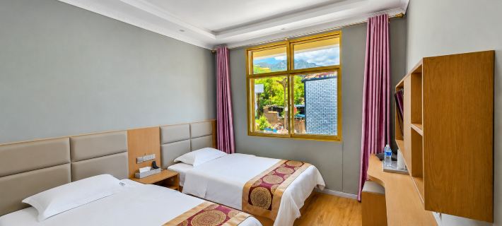 Langmusi Yunqi Banpo Homestay Hoteles en Condado de Luqu