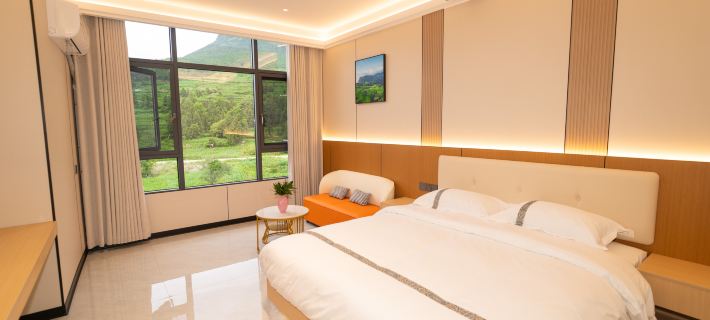 Wangyuelou Homestay (Wumeng Grass Plain) โรงแรมในผันเซียน