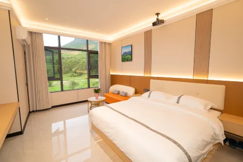 Wangyuelou Homestay (Wumeng Grass Plain) - 2 Sao